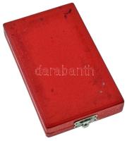 1964. "Munka Érdemrend" arany fokozata, műgyantás bronz kitüntetés mellszalagon, szalagsáv...