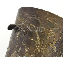 A. Izubski pezsgősvödör. Réz, dombornyomott, vésett, jelzett d: 18 cm, m: 21 cm