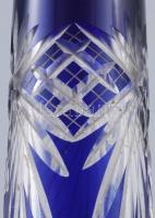 Kék üvegváza, köszörült mintával, jelzés nélkül, kis kopással, m: 27,5 cm