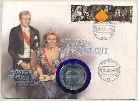 Hollandia 1991. 2 1/2ECU Cu-Ni "Ezüstlakodalom" felbélyegzett borítékban, bélyegzéssel T:BU kissé gyűrött boríték Netherlands 1991. 2 1/2 ECU Cu-Ni "25th Wedding Anniversary of Beatrix and Claus" in envelope with stamp and cancellation C:BU slightly creased envelope