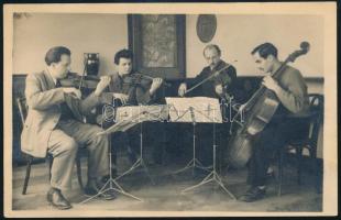 1947 Combloux (Franciaország), Végh Sándor (1912-1997) hegedűművész, karmester, a Végh Quartet vonós...