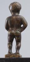 Brüsszeli pisilős kisfiú bronz szoborka, márvány talpazaton, kis sérüléssel, m: 12 cm