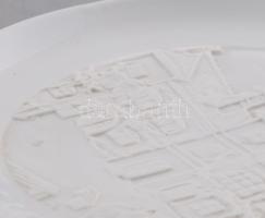 Herendi Porcelángyár litofán emléktányér, fehér mázas/biszkvit, jelzett, d: 18,5 cm