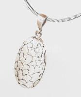 Ezüst(Ag) kígyó nyaklánc áttört ovális medállal, jelzett, h: 50 cm, 4,2×1,7 cm, nettó: 13,1 g