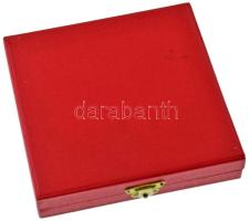 DN "A Hajdú-Bihar Megyei Élelmiszer Kiskereskedelmi Vállalat 25 éve a vásárlók szolgálatában&qu...