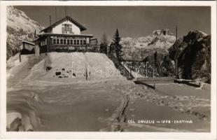 Cortina d&#039;Ampezzo (Südtirol); Rifugio Col Druscie / mountain tourist rest house in winter