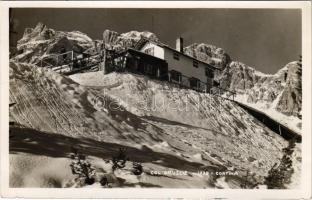 Cortina d&#039;Ampezzo (Südtirol); Rifugio Col Druscie / mountain tourist rest house in winter