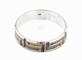 Ezüst(Ag) meandermintás gyűrű, jelzett, méret: 55, nettó: 2,2 g