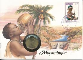 Mozambik 1982. 1M felbélyegzett borítékban, bélyegzéssel, német nyelvű leírással T:UNC  Mozambique 1982. 1 Metical in envelope with stamp and cancellation, with German description C:UNC