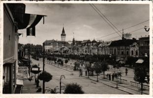 Marosvásárhely, Targu Mures; Széchenyi tér, vöröskeresztes és magyar zászlók, nyilvános telefon, Josefina Demetter üzlete, automobil / square, Red Cross and Hungarian flags, public telehone, shops, automobile