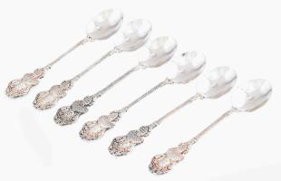 Ezüst(Ag) 6 db Szent László nyelű mokkáskanál, jelzett, h: 11 cm, nettó: 98,5 g