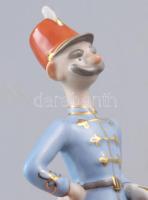 Drasche Hadik huszár. Terv: Némethné Szonntag Éva. Jelzett, kézzel festett hibátlan, m: 18,5 cm