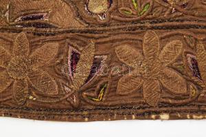 cca 19. sz. vége, Fémszálakkal szőtt keleti díszterítő. Sérüléssel, kiegészítéssel, 102x75 cm