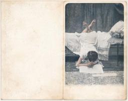 Elvira. Sprechstunden von 7-9. / kihajtható finoman erotikus képeslap, humor / gently erotic folding...