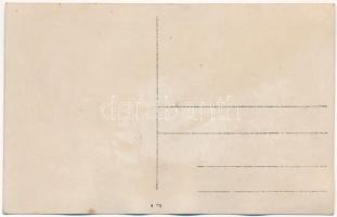 K.u.k. Subabschnitt Kommando Grado / Osztrák-magyar katonák és tisztek csoportképe Gradoban / K.u.k....