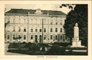 Holesov, Smetanovy sady / square, monument