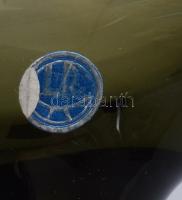 Cseh füstszínű asztaldísz, cca 1960, címkével jelzett, hibátlan, h: 14 cm