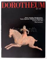 Dorotheum árverési katalógus, órák, ázsiai régiségek, szobrok, fajansz, fém tárgyak témában, 2020