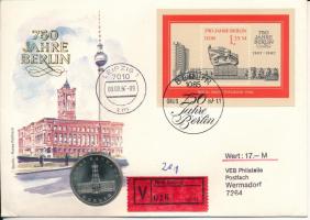 NDK 1987A 5M Cu-Ni "Vörös városháza" érme felbélyegzett borítékban "Berlin 750. évfordulójára" T:UNC GDR 1987A 5 Mark Cu-Ni "Red City-Hall" coin in envelope with stamp "750th Anniversary - Berlin" C:UNC