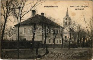 1915 Püspökladány, Római katolikus templom és parókia. Vasúti levelezőlapárusítás 389. (fl)