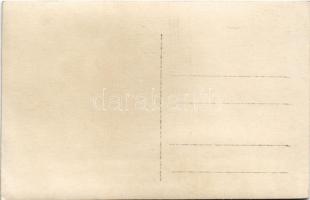 Szliács-fürdő, Kúpele Sliac; fürdő park és vendéglő, étterem pincérekkel / spa park and restaurant g...