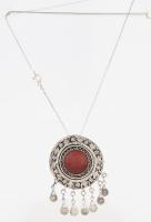 Ezüst (Ag) bross / nyaklánc, karneol berakással, jelzett, bruttó: 13,5g