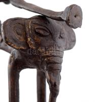 Dogra. Elefánt harcosokkal. Dél-India, cca XX. sz. eleje, bronz. Egyik fül sérült, 22x16 cm