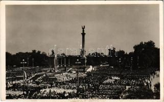 1938 Budapest XIV. XXVIII. Országos Katolikus Nagygyűlés oltára Budapesten a Hősök terén. Bardon Alfréd okl. építészmérnök műve