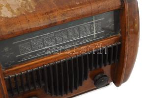 1950/51, Orion 221 rádió, 30x19x23 cm /// A készülék egy 4+1 csöves szuper rendszerű készülék, perem...