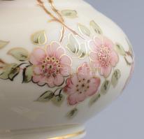 Zsolnay virágmintás váza. Jelzett, hibátlan, m: 13 cm