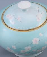 1918-1939 Haas & Czjzek világoskék alapon virágmintás teás készlet. Jelzett, kopással, egyik fog...