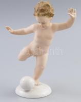 Schaubach Kunst labdázó puttó figura. Mázas és biszkvit porcelán, jelzett, ragasztott, m: 17,5 cm