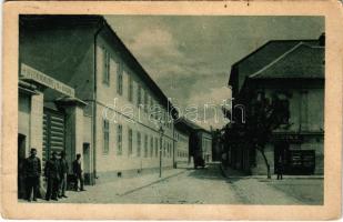 Komárom, Komárnó; Divisni Nemocnice c 10. v Komarne / Katona kórház, Corvina üzlet / Militärspital / military hospital, shop