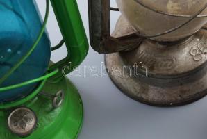 2 darab cseh petróleumlámpa piros pót üvegekkel, m: 29-30 cm