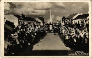 1940 Gyergyószentmiklós, Gheorgheni; bevonulás, Országzászló / entry of the Hungarian troops, Hungarian flag (fl)