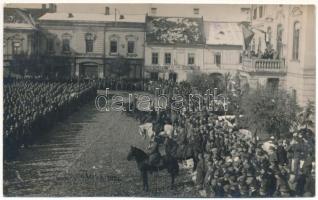 Liptószentmiklós, Liptovsky Mikulas; 28. Okt. 1926. Csehszlovák ünnepség, katonai felvonulás / Czechoslovak celebration, military parade. Hegedüs photo