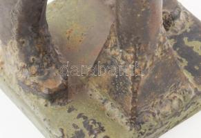 Kovács Imre (1936 Karcag - 1996 Budapest): Útépítő. Hegesztett vas, jelzés nélkül, m: 54 cm