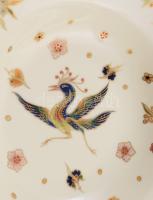 Zsolnay Főnix mintás dísztál. Kézzel festett, jelzett, tervező: Szabó Kinga, hibátlan, d: 23,5 cm