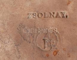 Zsolnay kancsó. cca 1870, öntött finomfajansz, máz alatti kobalt festéssel, jelzett, aljánál lepatta...
