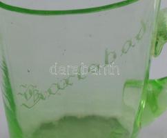 cca 1860-1880 Karlsbad uránnal színezett fürdőpohár, m: 13 cm