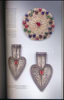 Kótai József: Mesélő gyűjtemény. Gondolatok a fémművességről. Bp., 2017, Co-Libri Reklámgrafika. Ren...