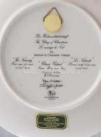 Hutschenreuther "A karácsony szentsége" mintás dísztál, jelzett, számozott, díszdobozban, ...