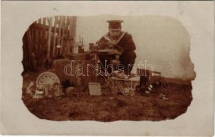 Osztrák-magyar haditengerészet matróza távíróval és fényképezőgéppel / K.u.k. Kriegsmarine Matrose / Austro-Hungarian Navy mariner with camera and telegraph. photo