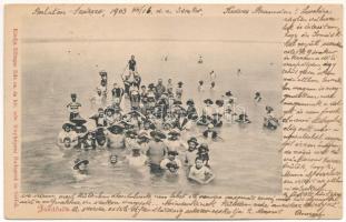 1903 Siófok, fürdőzők a Balatonban. Ellinger Ede cs. és kir. udvari fényképész kiadása (fl)