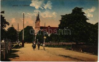 1913 Jászó, Jászóvár, Jasov; Vársor, templom, vasúti sorompó "Vigyázz ha jön a vonat" táblával. Balázsovich fényképész kiadása / street, church, railway barrier (fl)