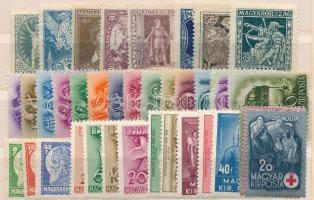 1923-1942 Petőfi (I.) + Jótékonyság + Szent István (I.) + (III.) + Pax Ting + Debrecen + Vöröskereszt (I.) 1-1 sor (13.600)