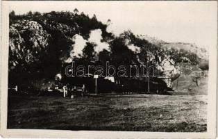 Petrozsény, Petrosani; Vasúti alagút a Bóli barlang közelében, gőzmozdony, vonat / Pestera Bolii / railway tunnel near Bolia cave, locomotive, train. Libr. Szabó (Petroseni-Lupeni) (EM)