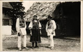 Dragus, Drachenbach (Fagaras, Fogaras); Port si tipuri / erdélyi népviselet / Transylvanian folklore (fl)