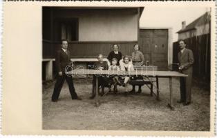 1937 Brassó, Kronstadt, Brasov; asztalitenisz / table tennis, ping-pong. Hübner Ilus photo