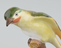 Herendi madár bogyós gyümölccsel. Jelzett, kézzel festett, hibátlan, m: 7,5 cm